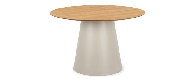 Soli_dining_table_inside_1